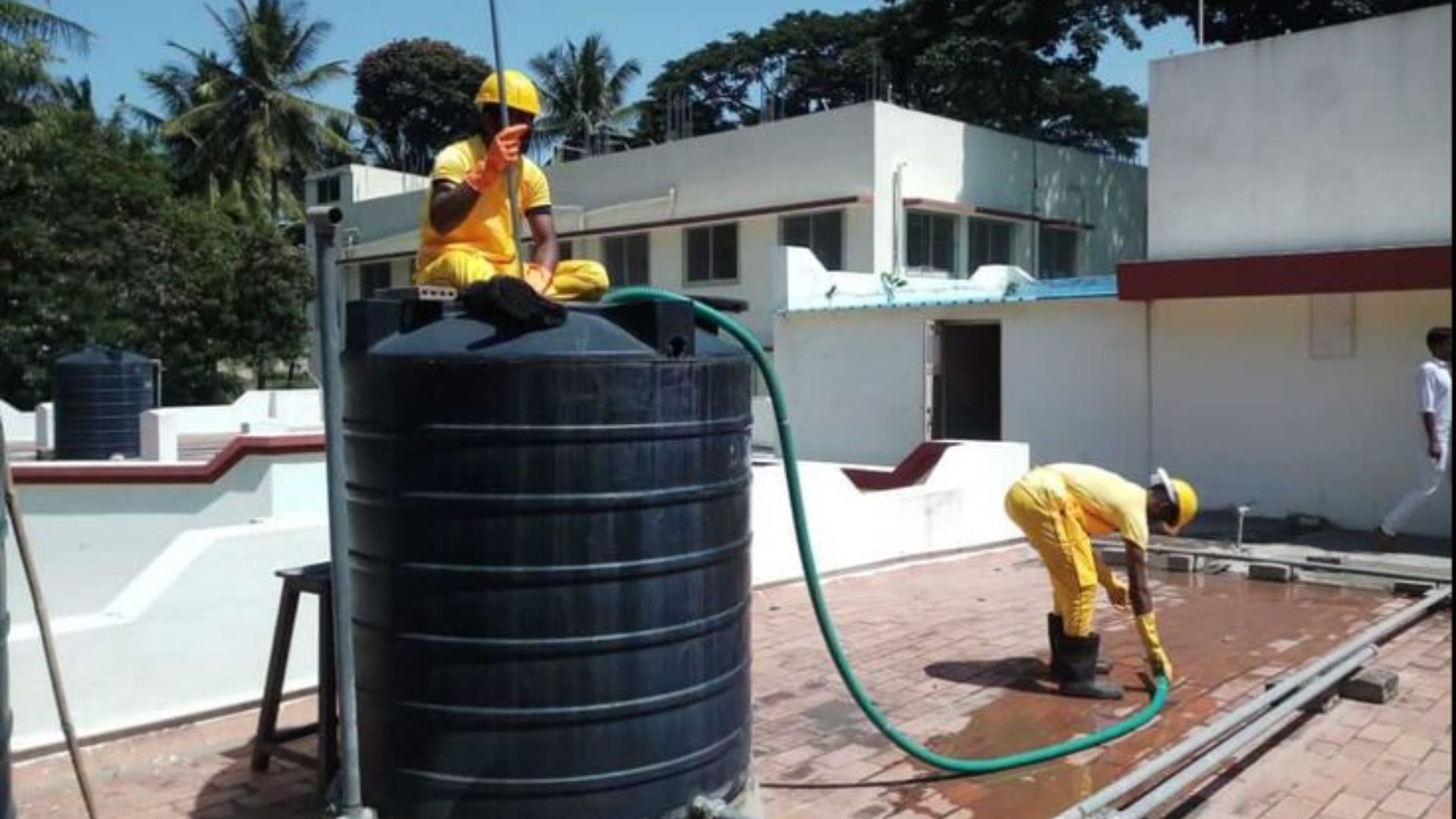 water tanks cleaning