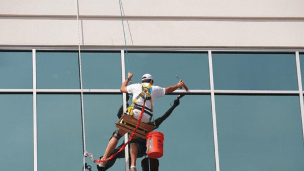The Ultimate Guide to Choosing the Right Building Cleaning Service